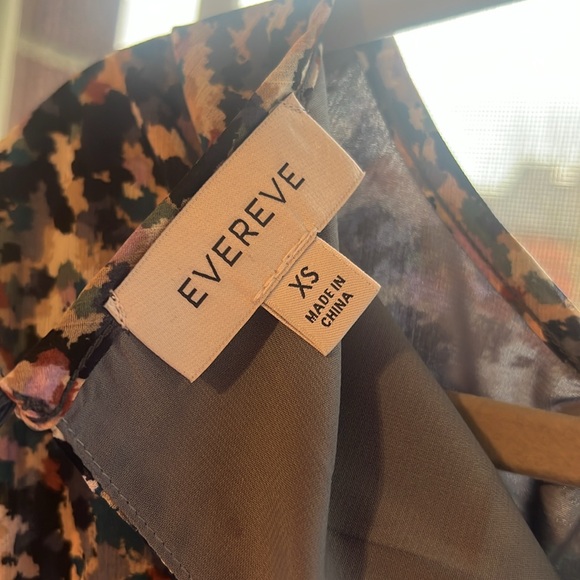 Evereve Dress. Worn once just not my style.

Lined and just above the knee - Picture 3 of 3